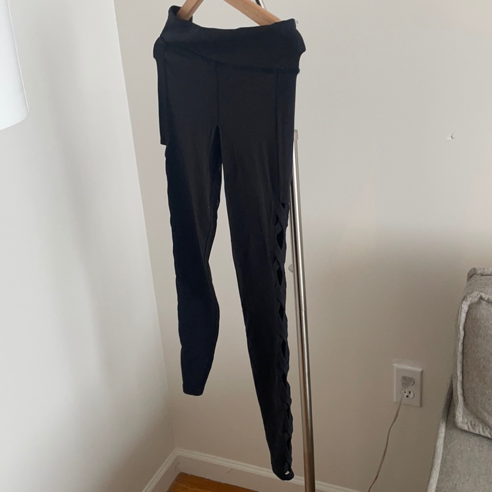 Forever 21 crisscross leggings size M